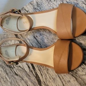 Authentic nine west tan wedges